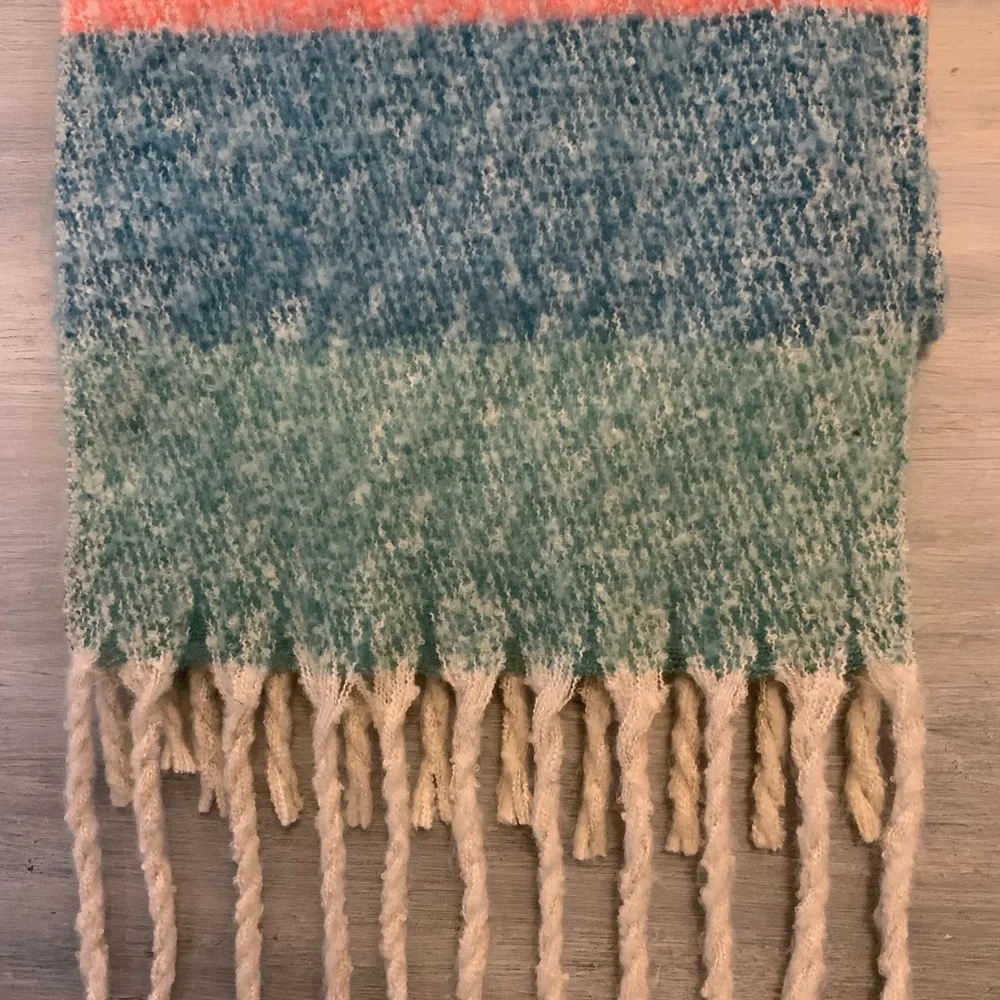 Mudd Scarf Blue Orange Yellow Sooo‎ Soft  Like New